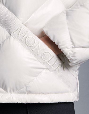 Moncler Women's Hooded Diamond-Quilt Puffer Coat — detail