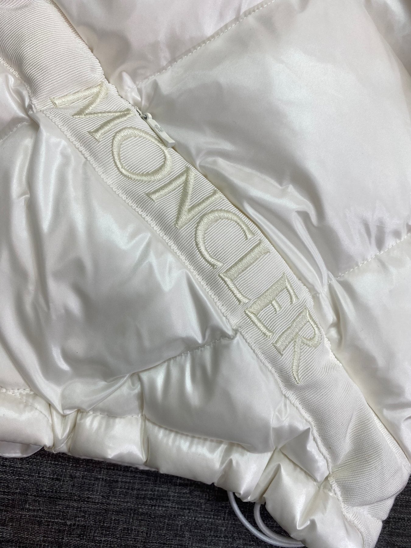 Moncler Women's Hooded Diamond-Quilt Puffer Coat — detail