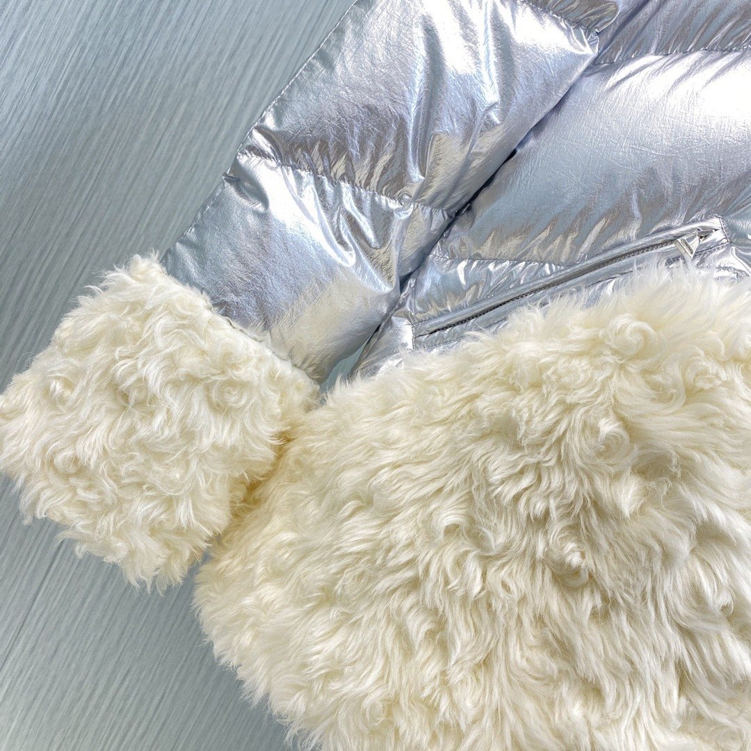 Moncler Silver Plush Panel Puffer Coat — detail