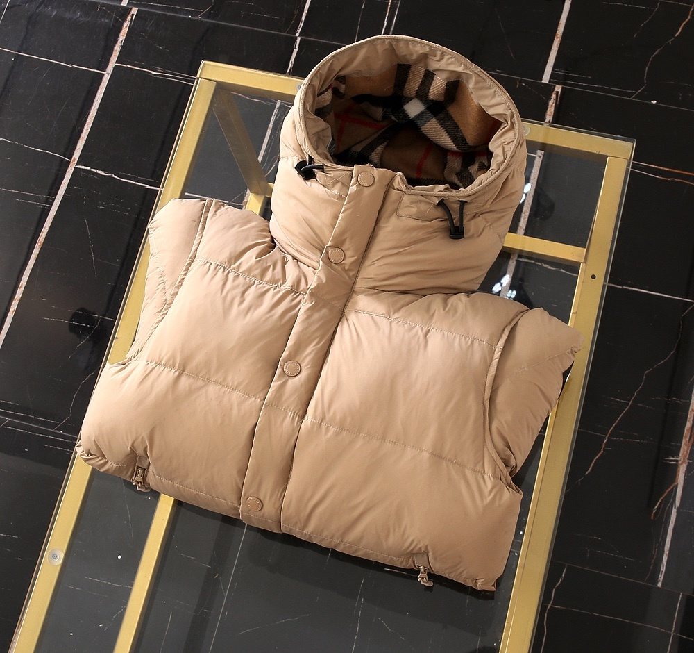 Burberry Hooded Short Down Jacket — detail