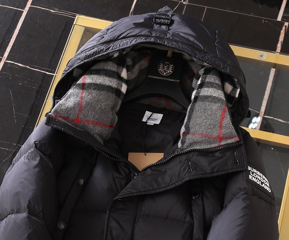 Burberry Hooded Short Down Jacket — detail