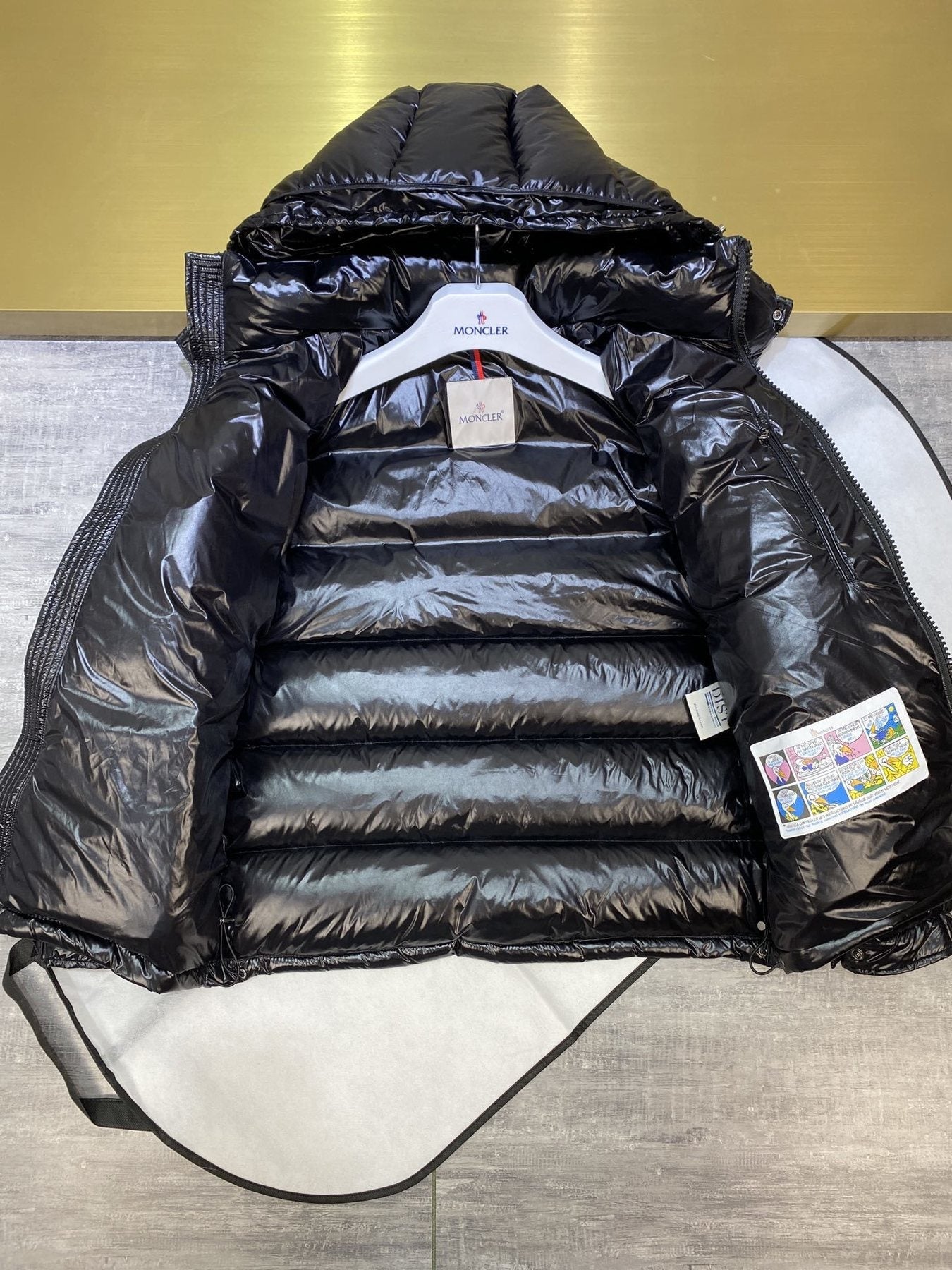 Moncler Glossy Hooded Short Down Coat — detail