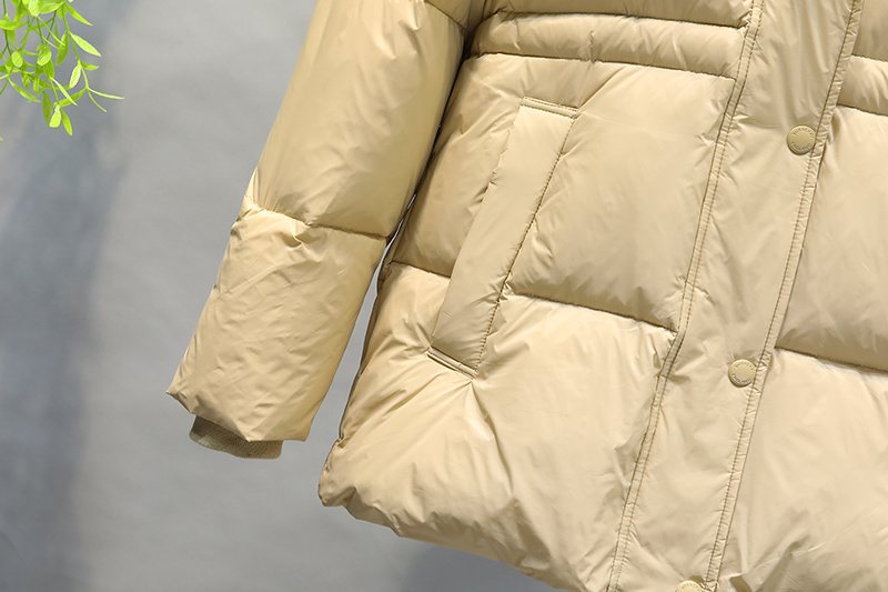 Burberry Detachable-Hood Short Down Jacket — detail