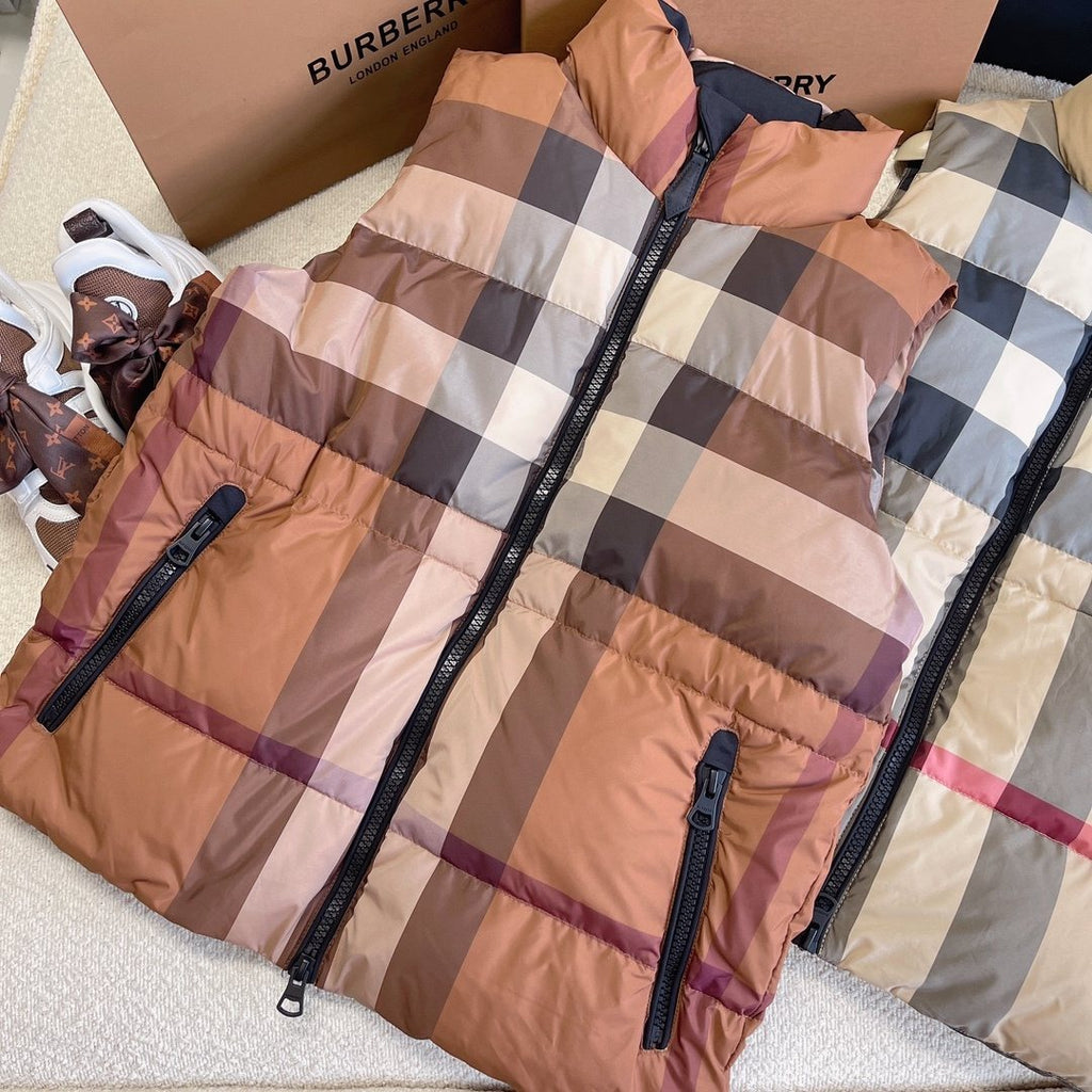 Burberry Check Drawstring Waist Down Vest — front