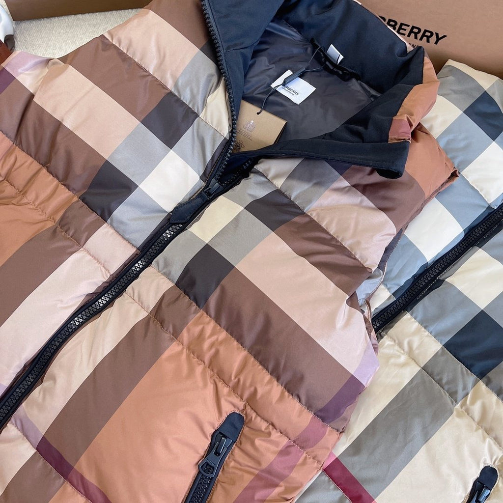 Burberry Check Drawstring Waist Down Vest — detail