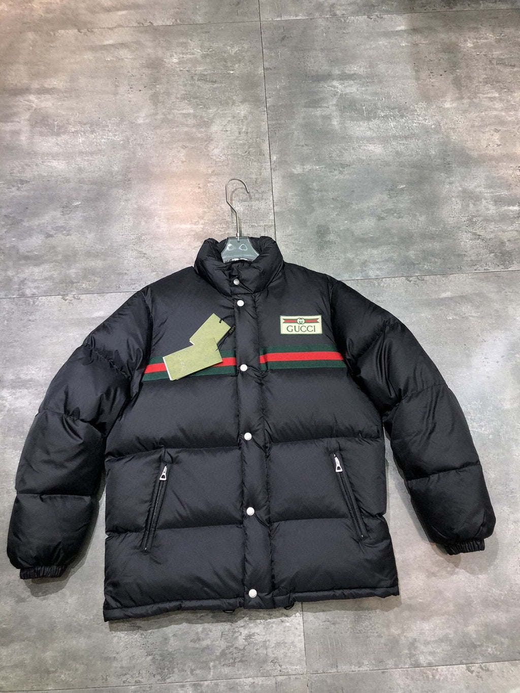 GUCCI Convertible Puffer Jacket — hang_tag