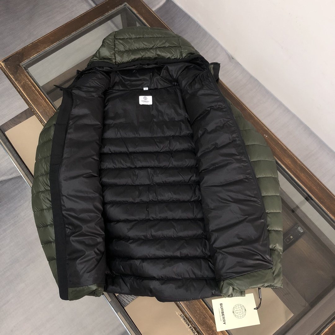 Burberry Contrast Panel Hooded Puffer Jacket — detail