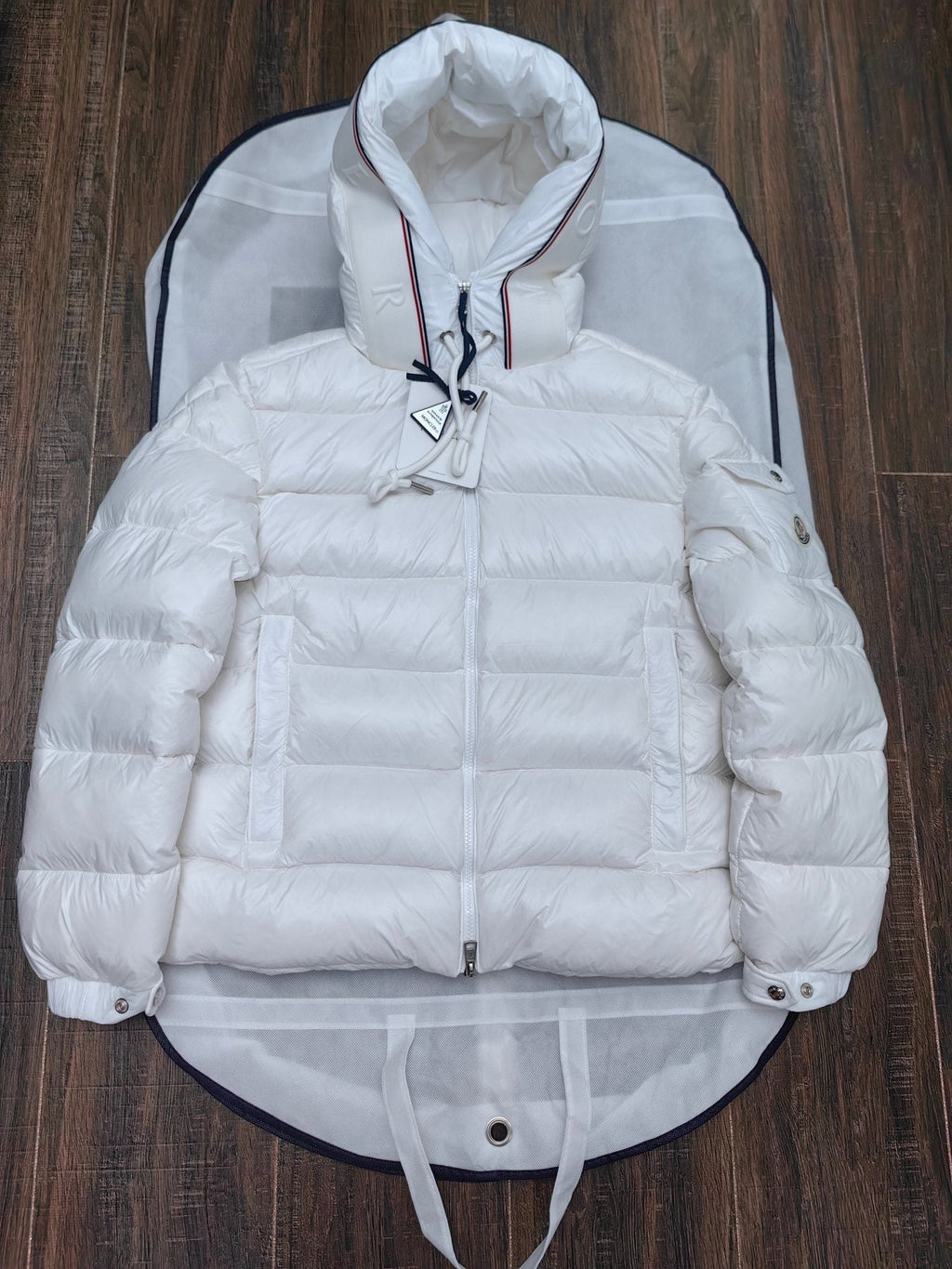 Moncler Hooded Contrast-Trim Short Puffer Coat — hero