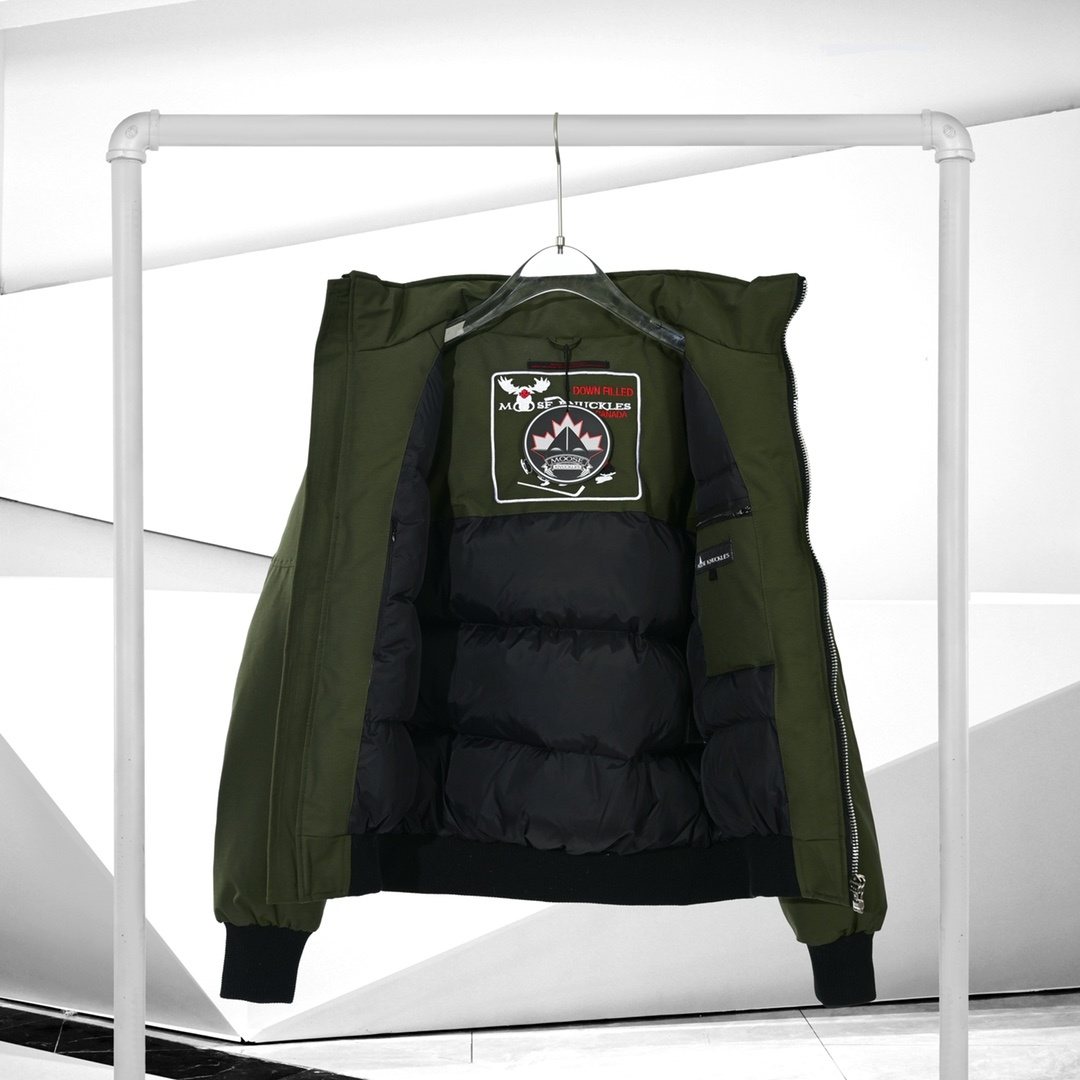 Moose Knuckles Fur-Trim Hooded Puffer Jacket — detail