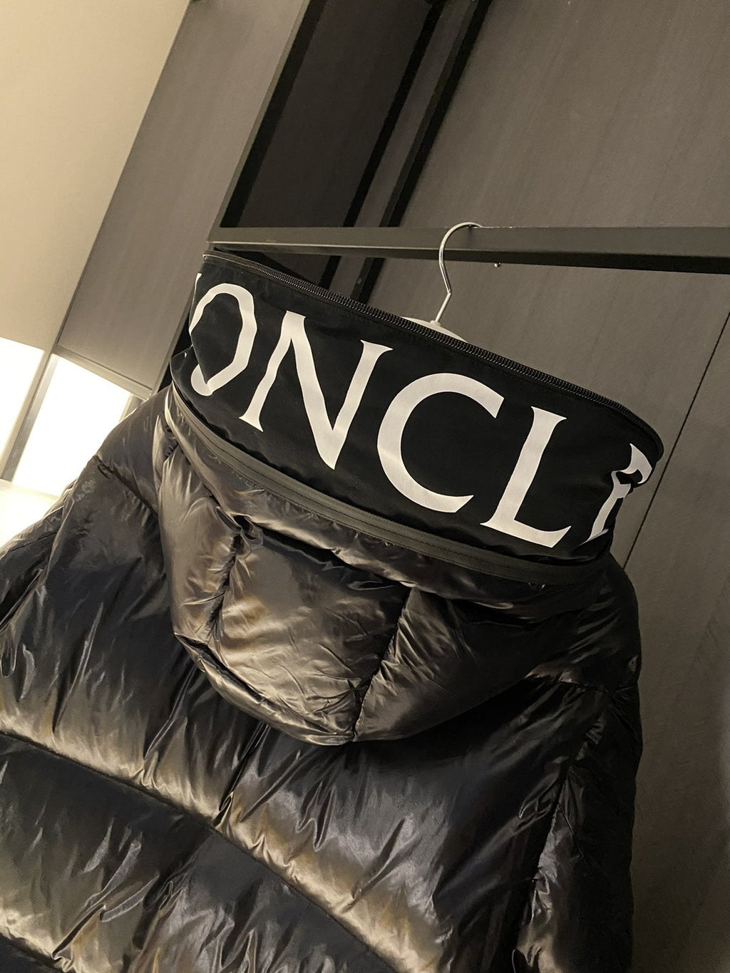 Womem Moncler coat Hooded Quilted Long Down Jacket — fabric_closeup