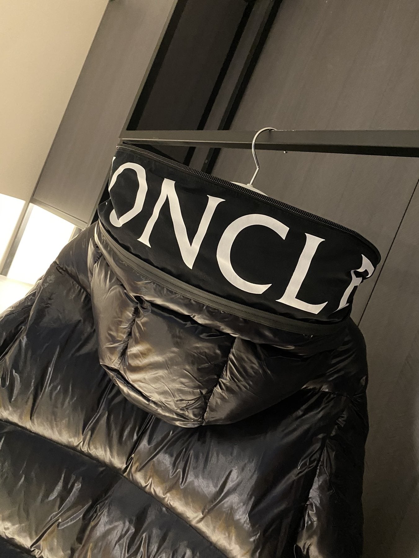 Womem Moncler coat Hooded Quilted Long Down Jacket — fabric_closeup