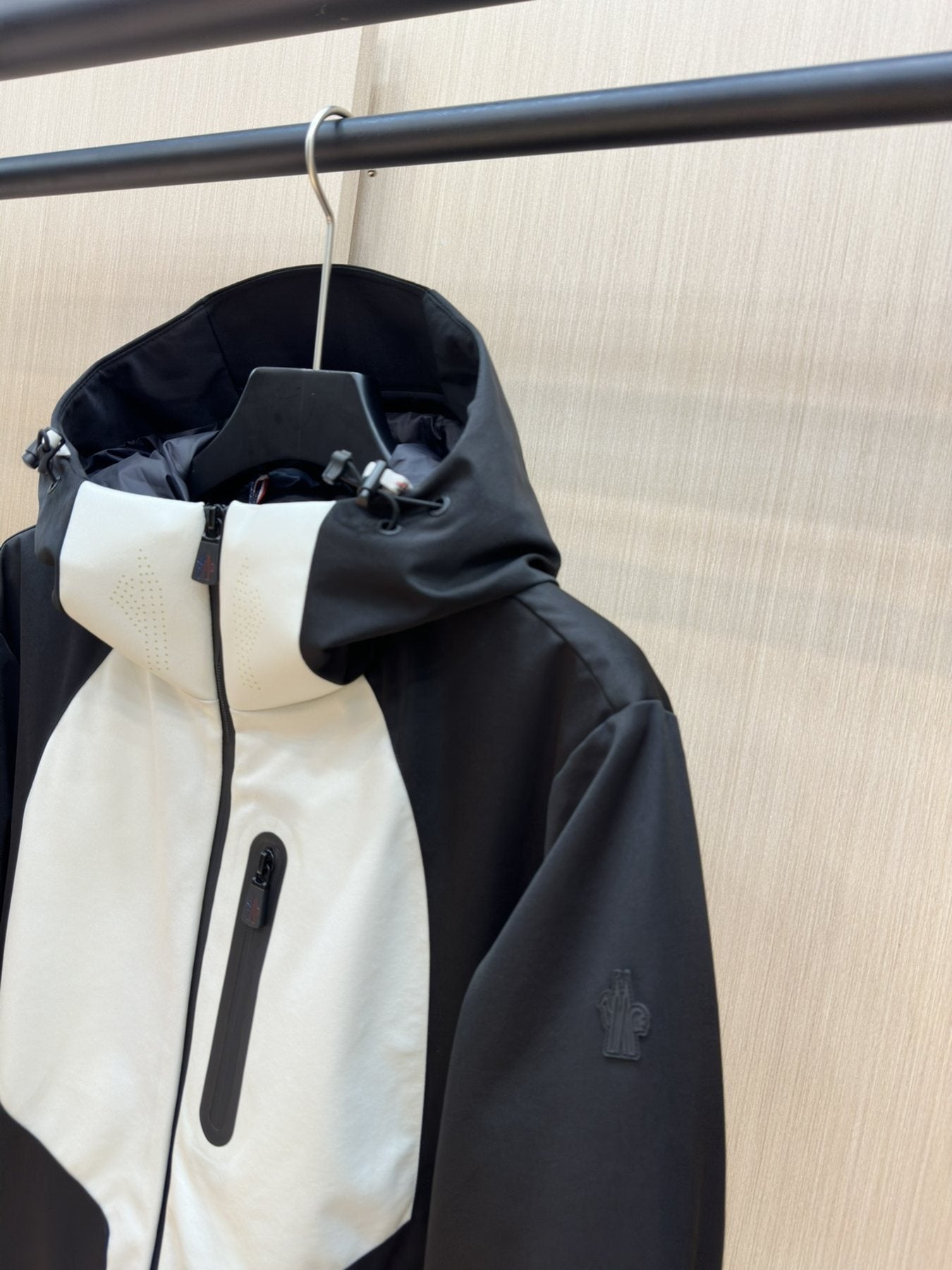 Moncler Color-Block Hooded Puffer Coat — detail