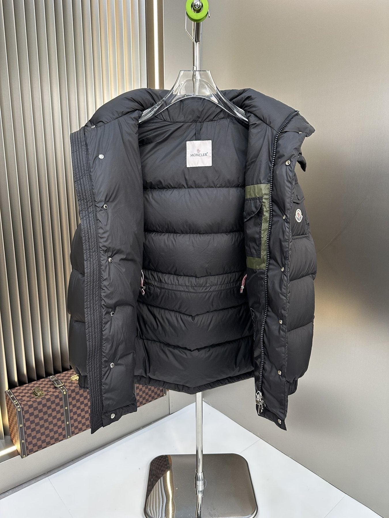 Men Moncler coat Hooded Quilted Puffer Jacket — detail