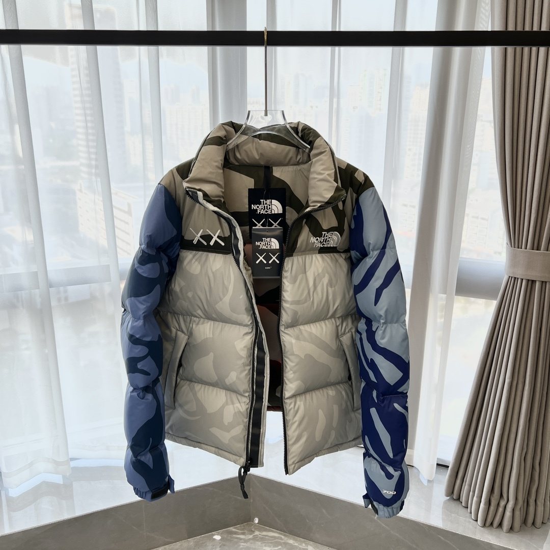 The North Face Camouflage Puffer Jacket — hang_tag