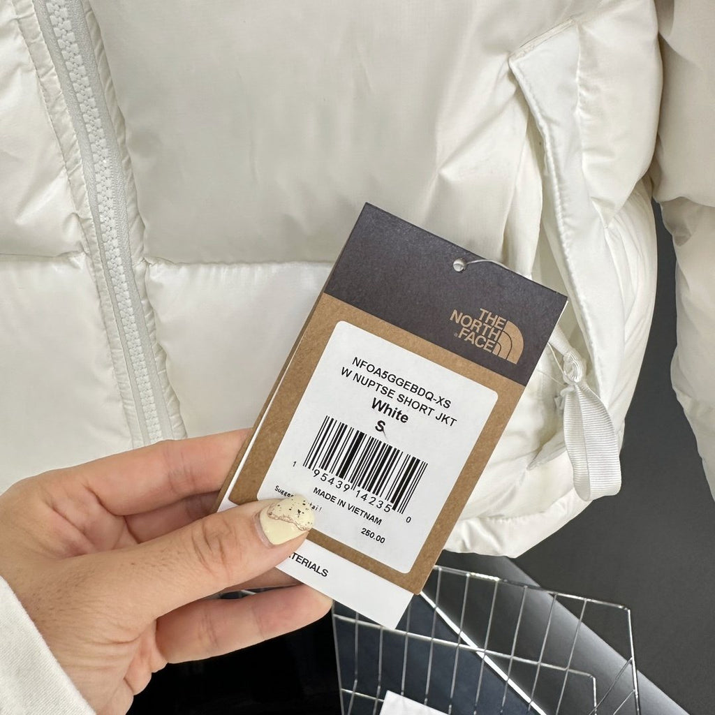 The North Face Women's Cropped Quilted Puffer Jacket — hang_tag
