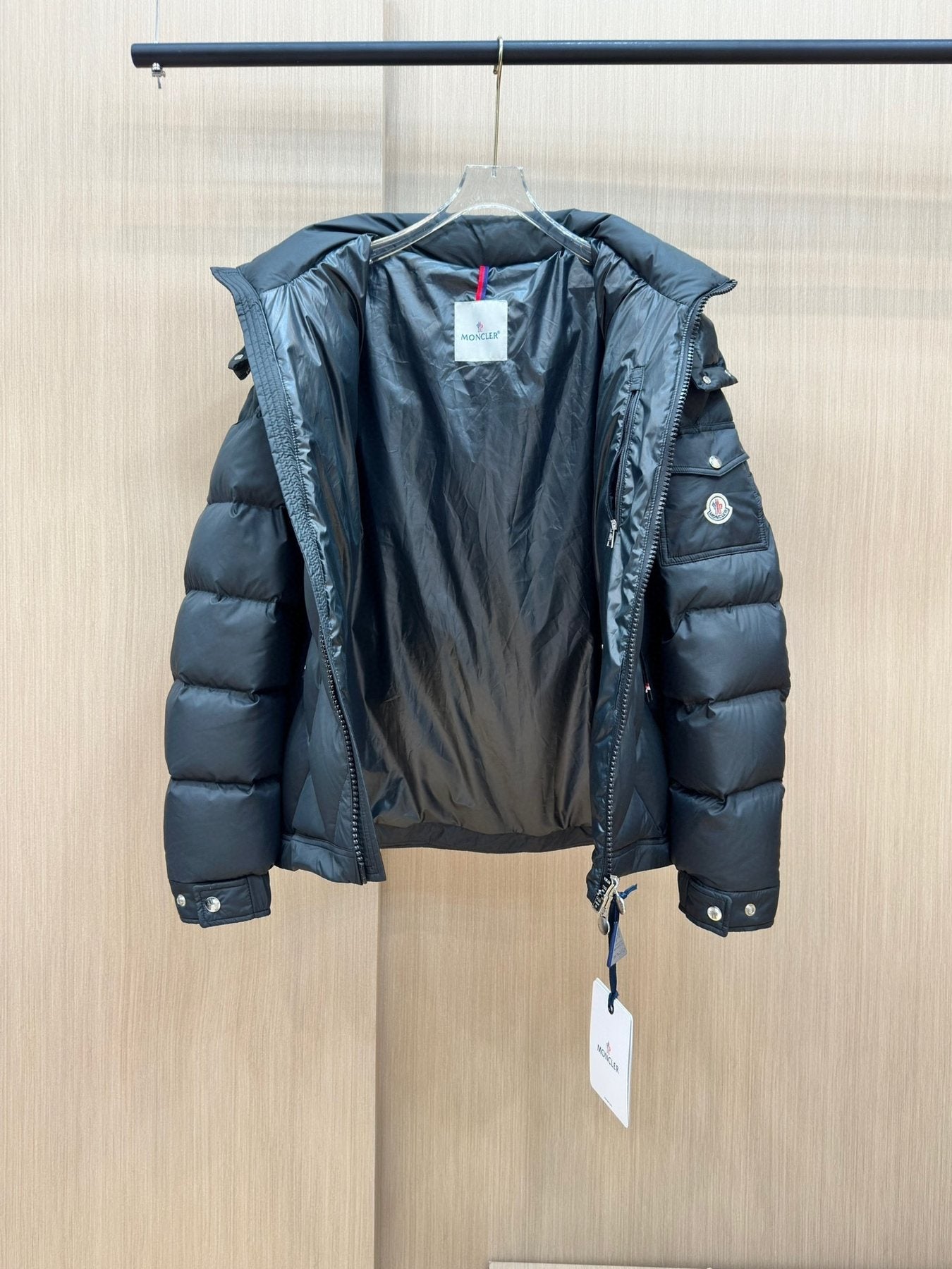 Moncler Diamond-Quilted Hooded Puffer Coat — detail