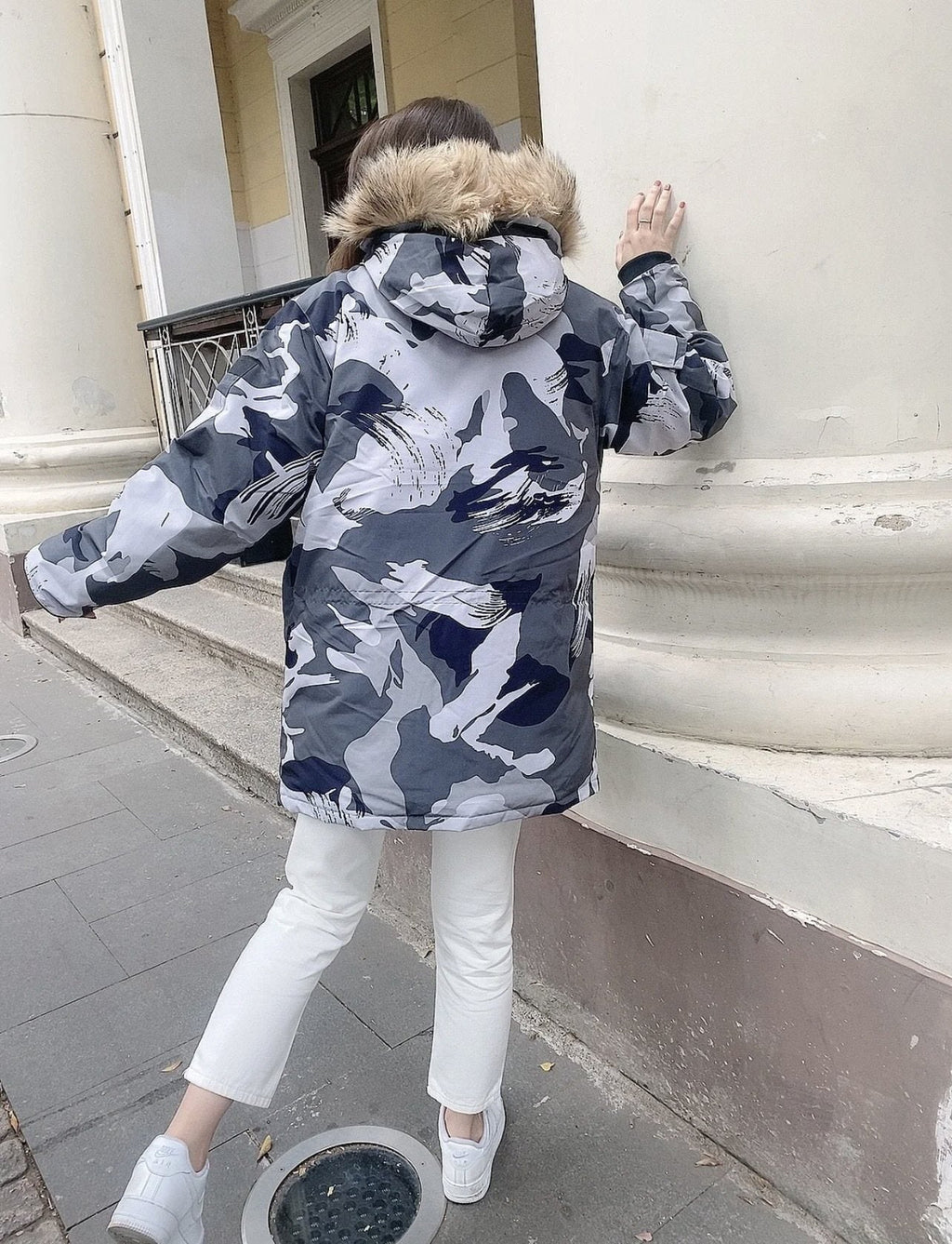 Canada Goose Hooded Fur-Trim Puffer Jacket — back