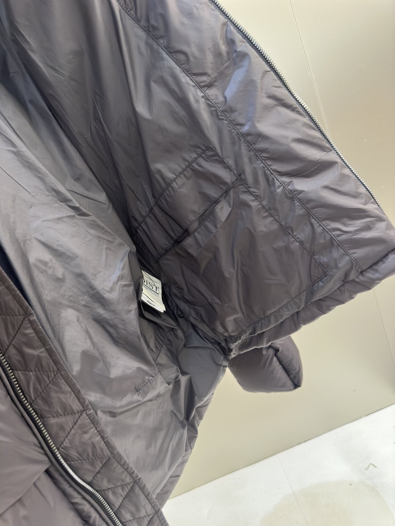 Moncler Black Hooded Quilted Puffer Coat — fabric_closeup
