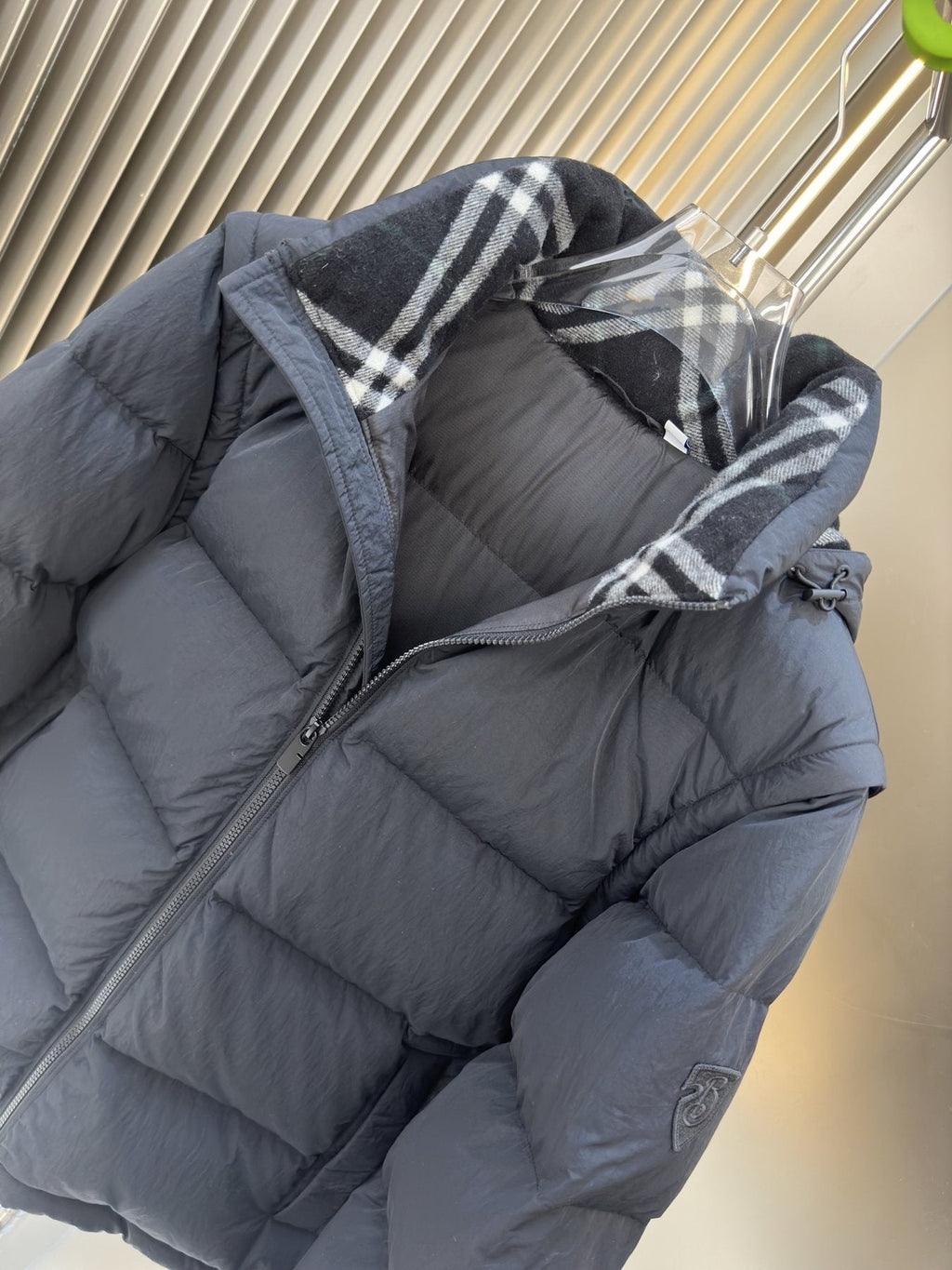 Burberry 2-in-1 Puffer Jacket — detail