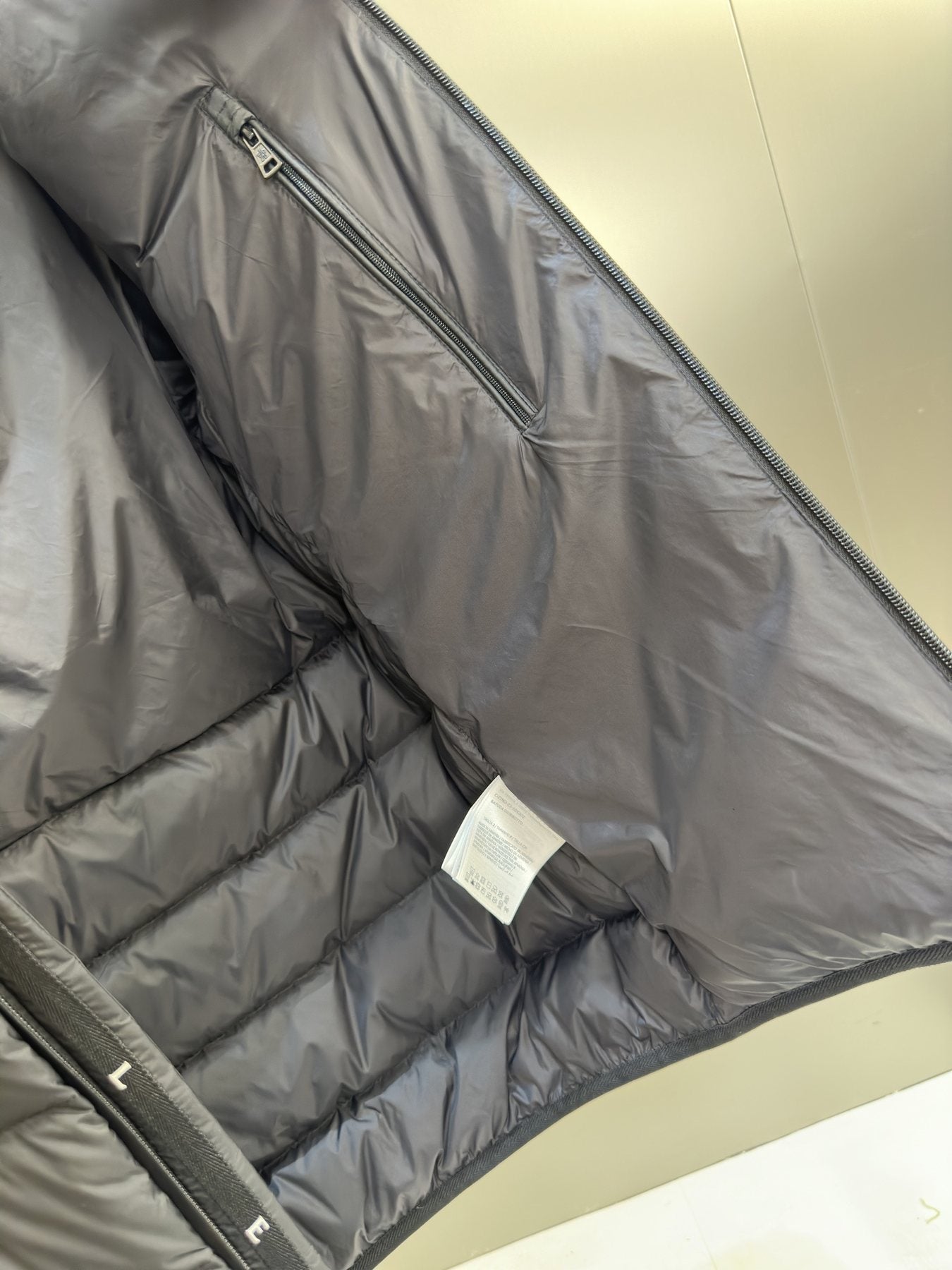 Men Moncler coat Hooded Quilted Puffer Jacket — fabric_closeup