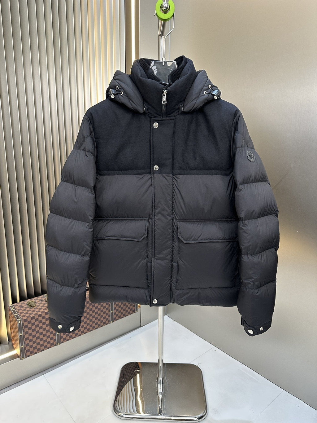 Men Moncler coat Black Hooded Quilted Puffer Jacket — hero