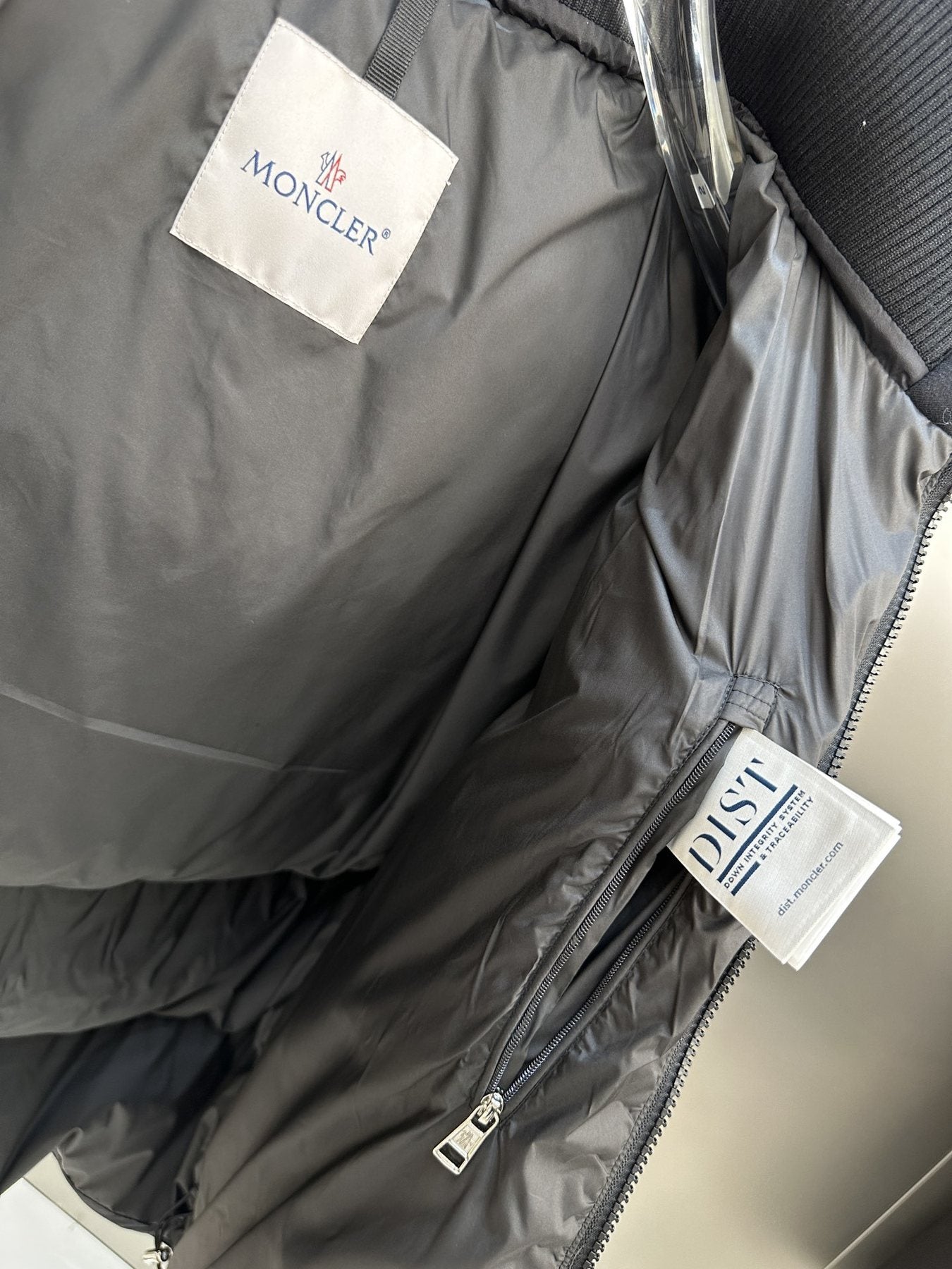 Men Moncler coat Black Hooded Quilted Puffer Jacket — neck_label