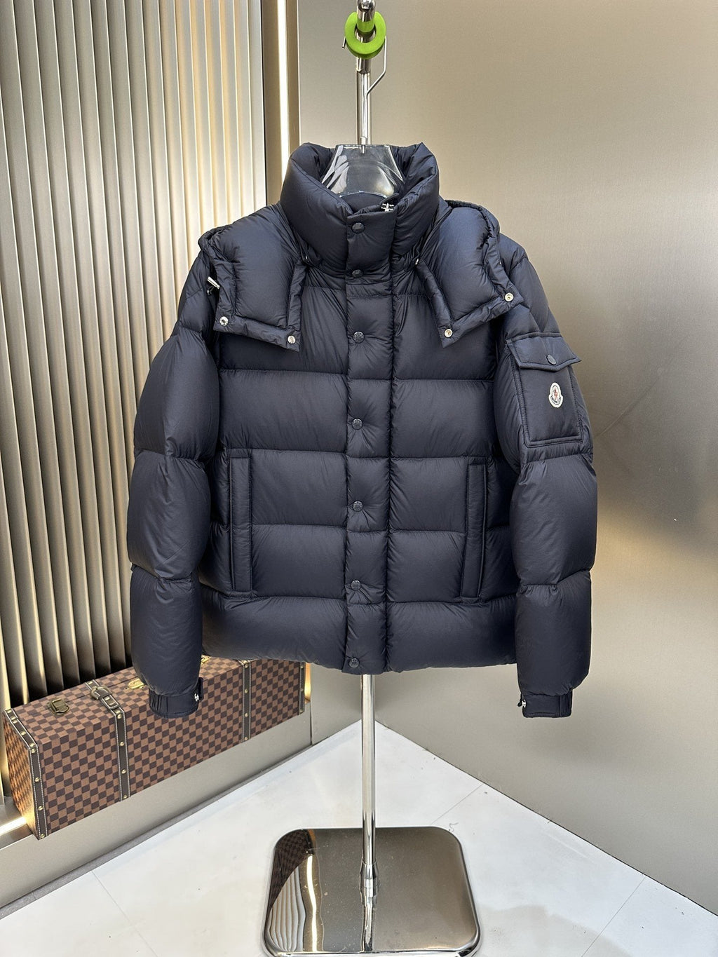 Men Moncler coat Black Hooded Quilted Puffer Jacket — hero