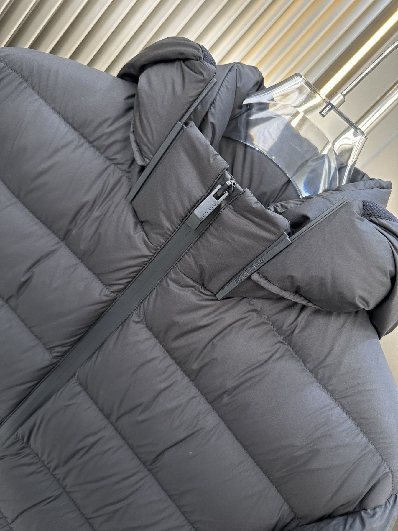 Men Moncler coat Black Hooded Quilted Puffer Jacket — detail