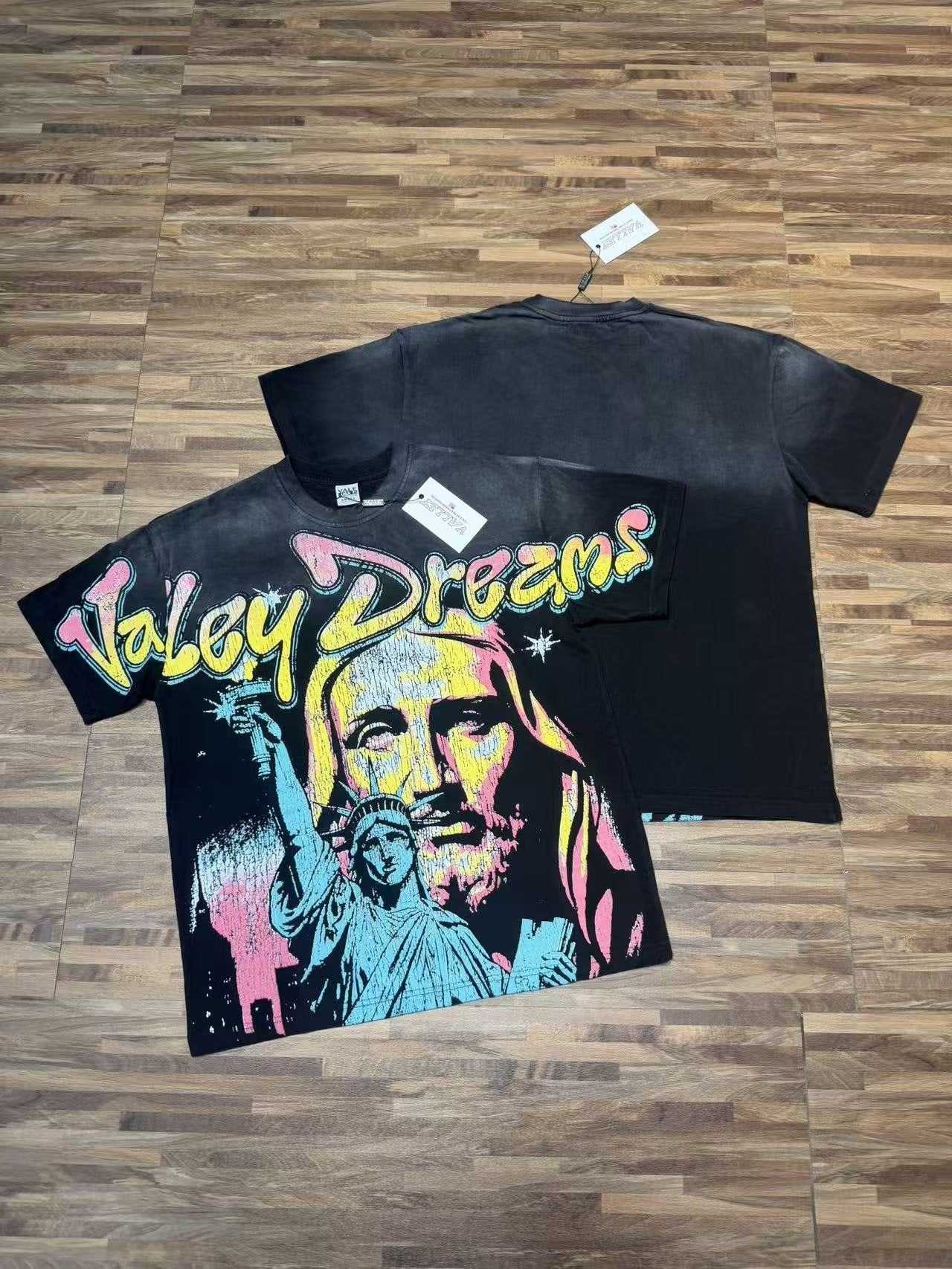 VALLEY Statue Portrait Graphic T-Shirt — comparison