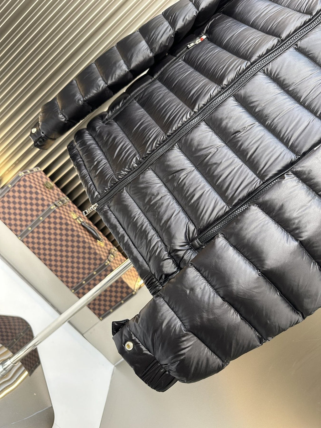Men Moncler coat Hooded Puffer Jacket — detail