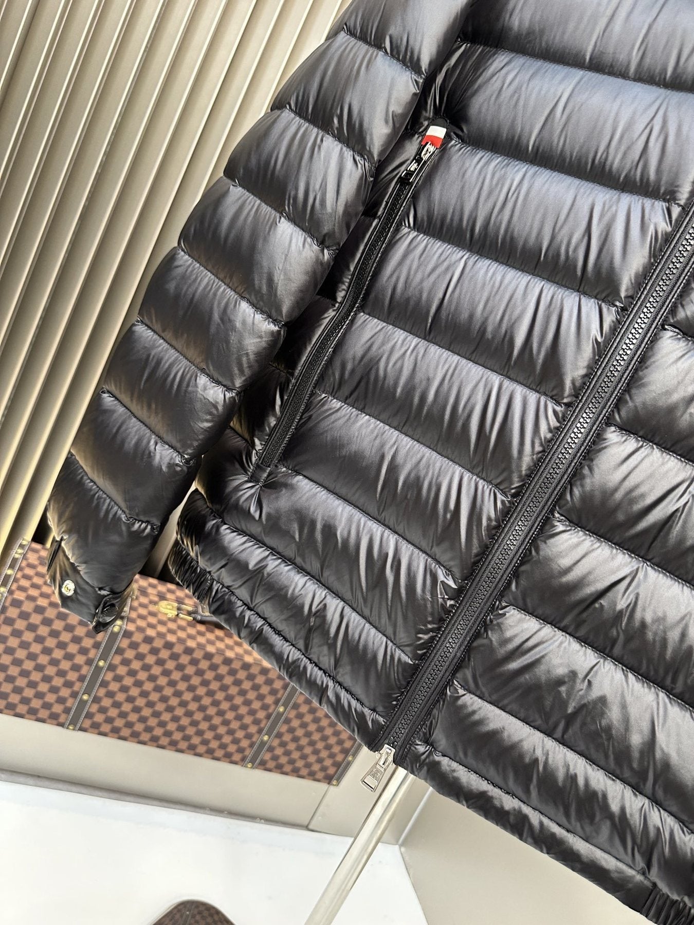 Men Moncler coat Hooded Puffer Jacket — detail