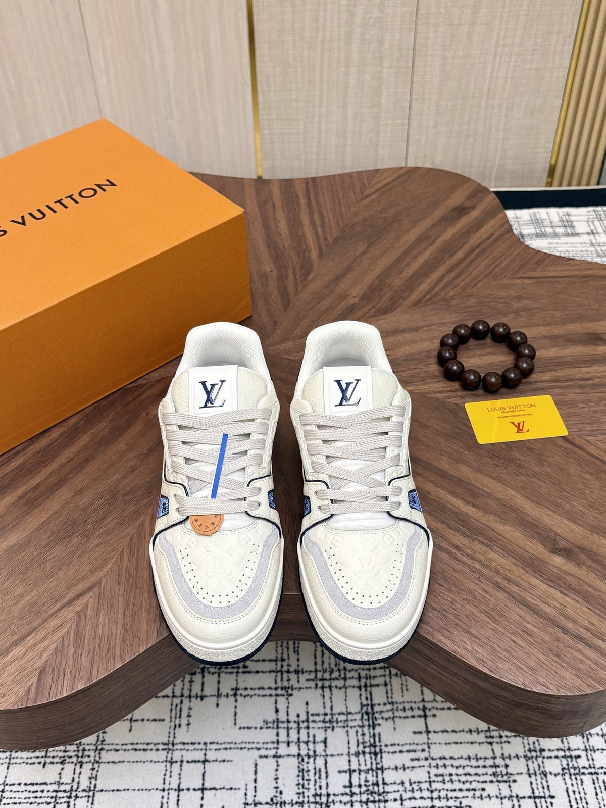 Louis Vuitton White & Navy Low-Top Sneakers — hero