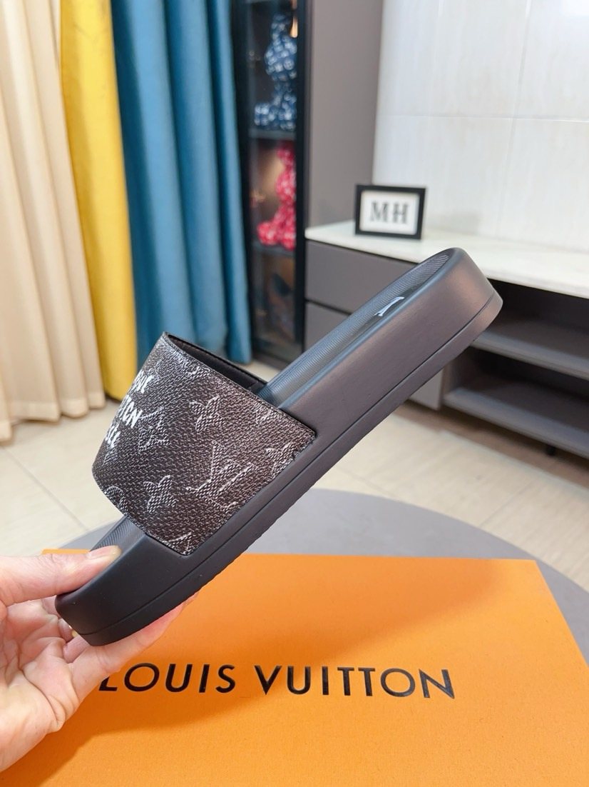 Louis Vuitton Patterned Strap Slide Sandals — model