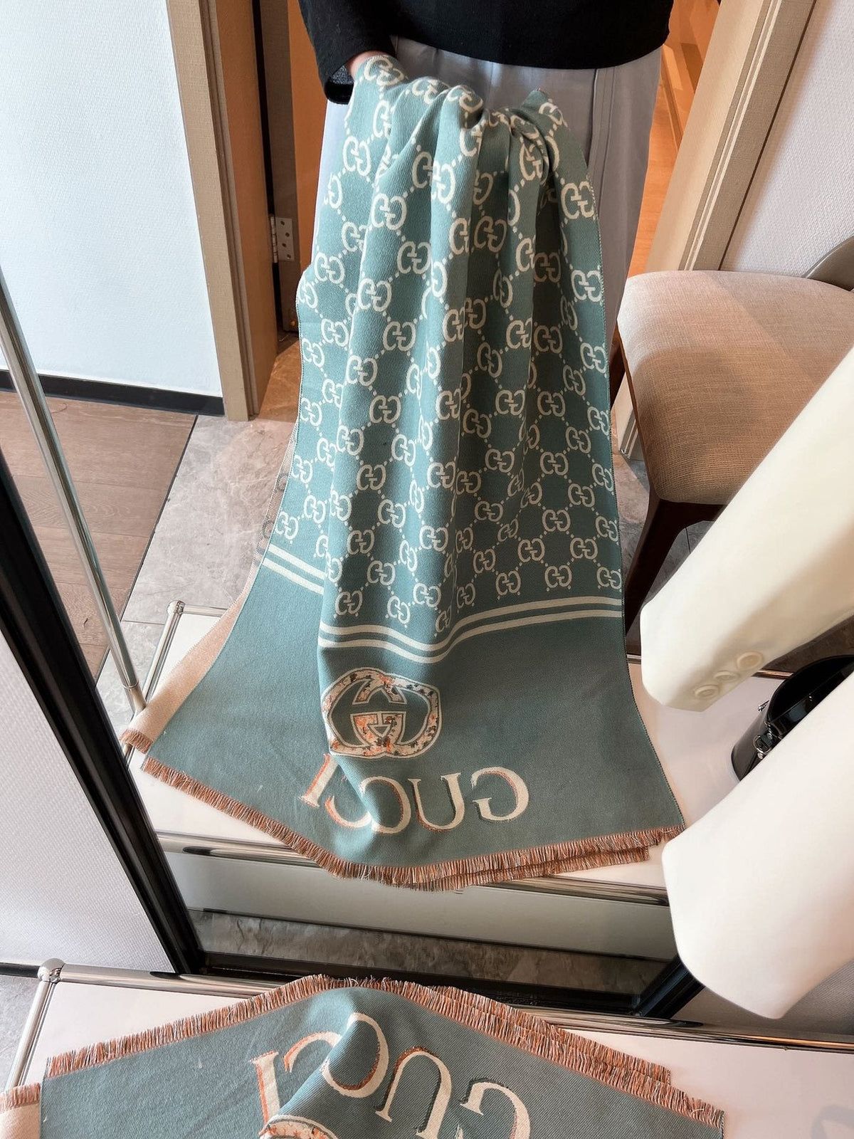 Gucci Patterned Logo Scarf — front