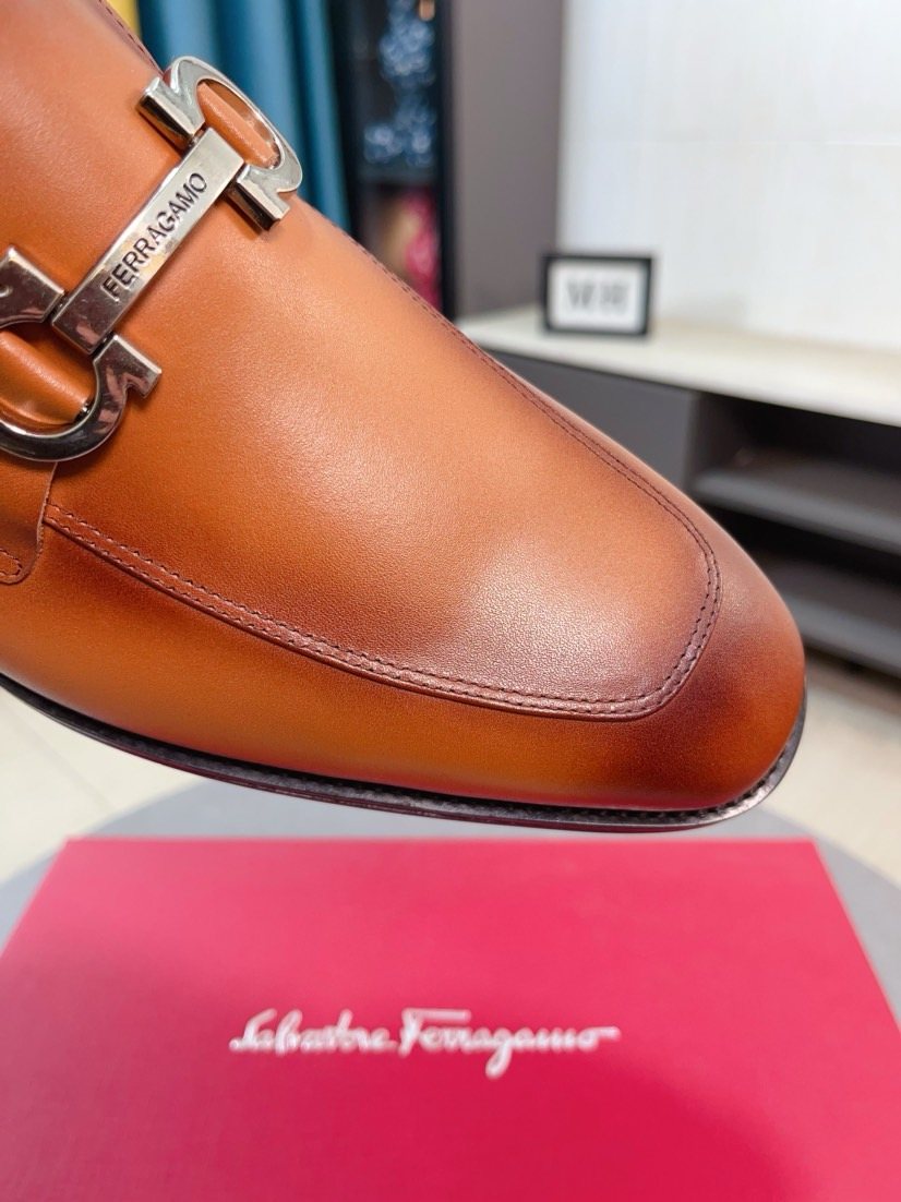 Ferragamo Tan Leather Bit Loafers — detail