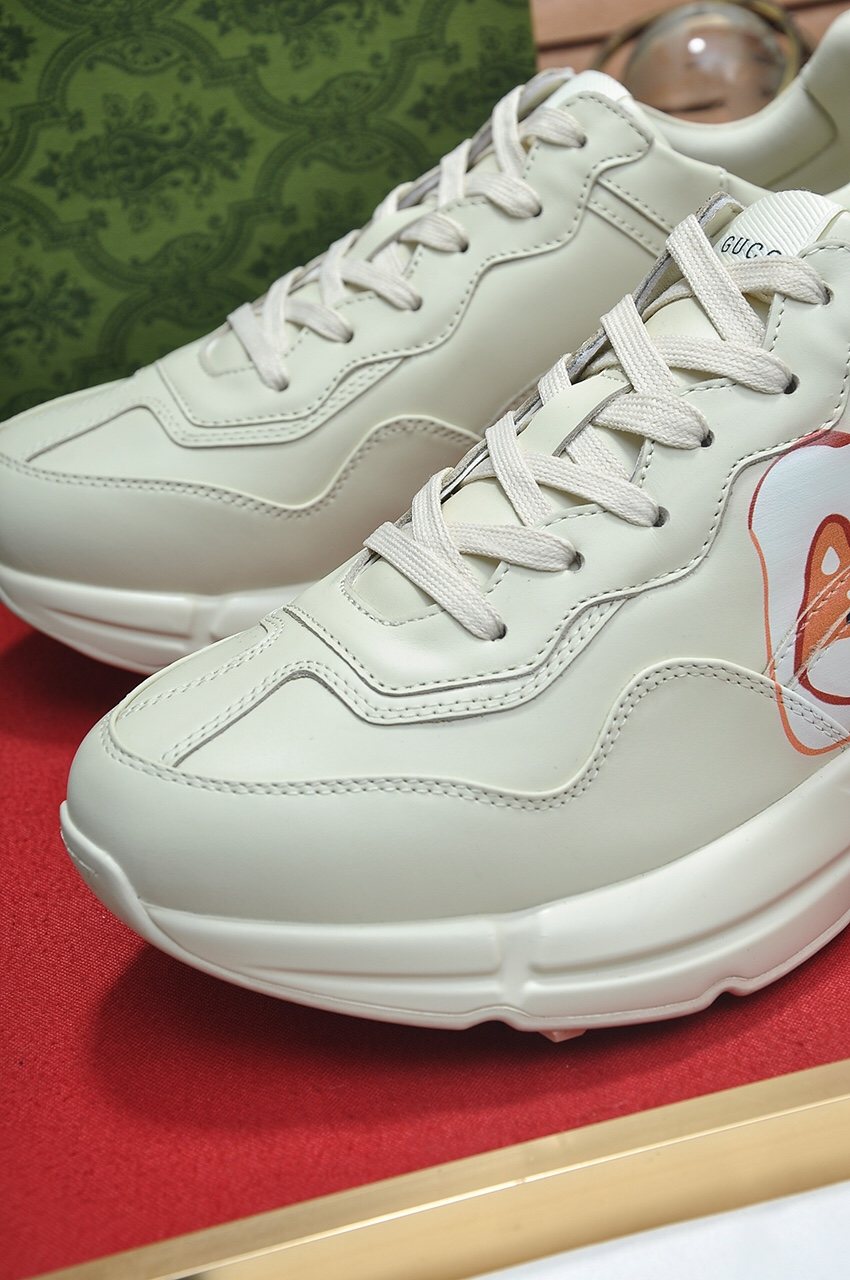 Gucci White Graphic Low-Top Sneakers — detail