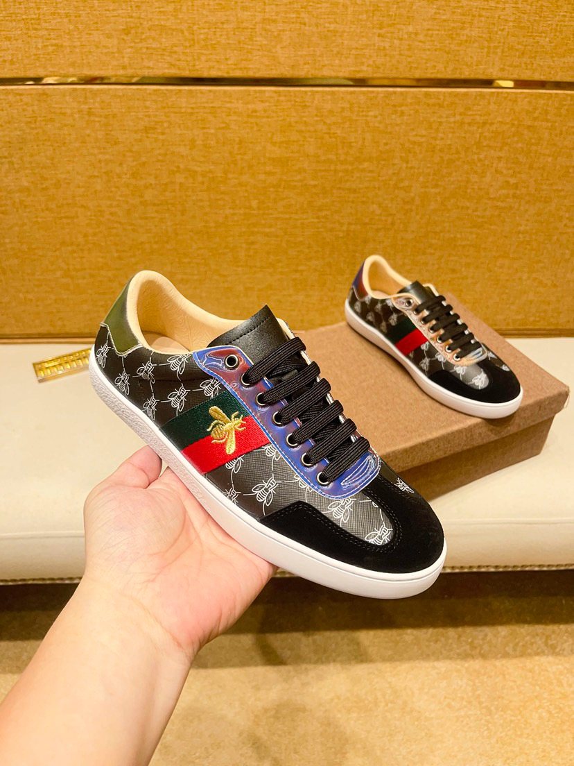 Black Multicolor Pattern Low-Top Sneakers — model