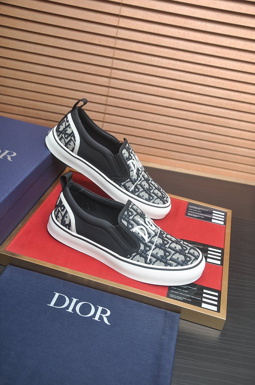 Dior Patterned Slip-On Sneakers — detail