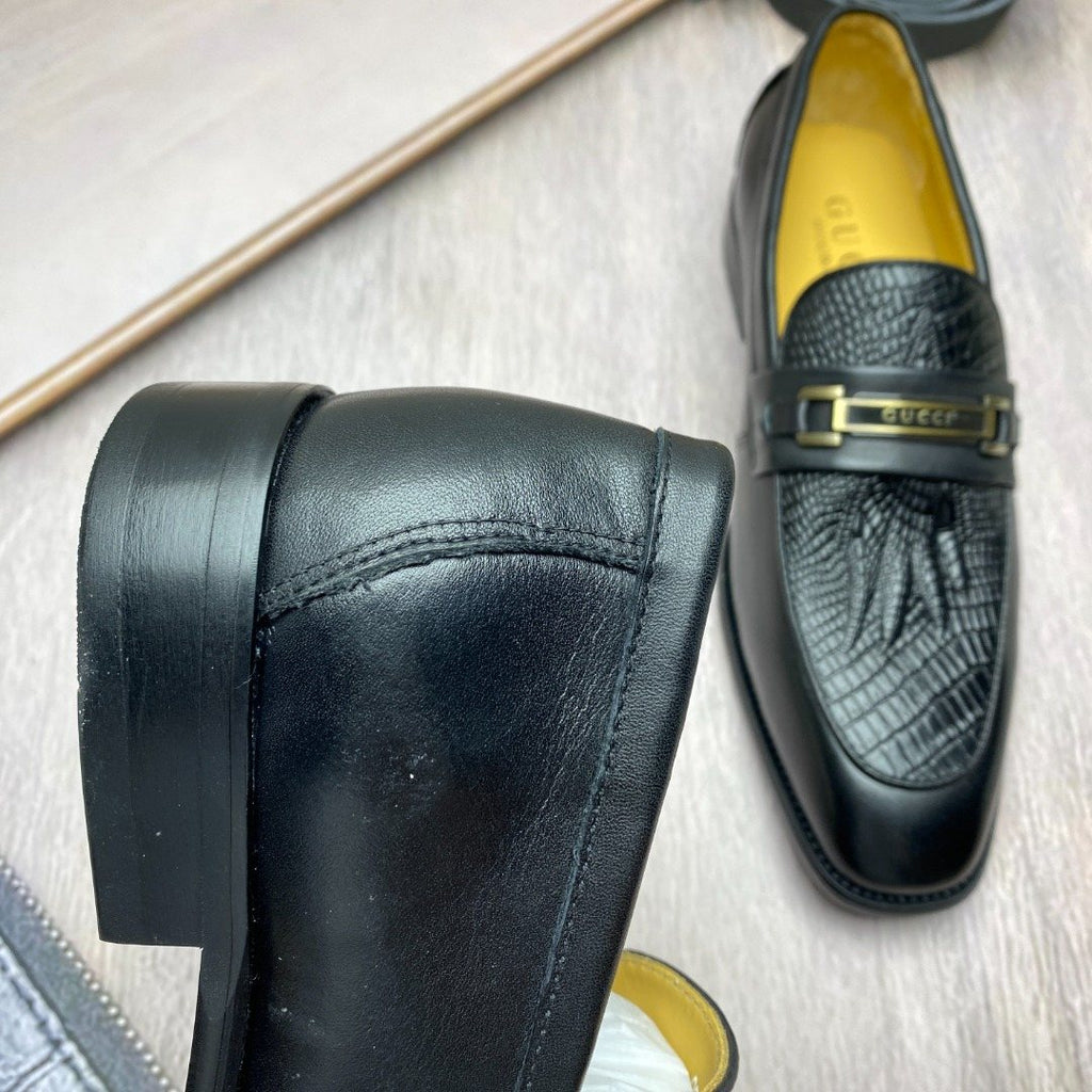 Gucci Black Textured Leather Slip-On Shoes — detail