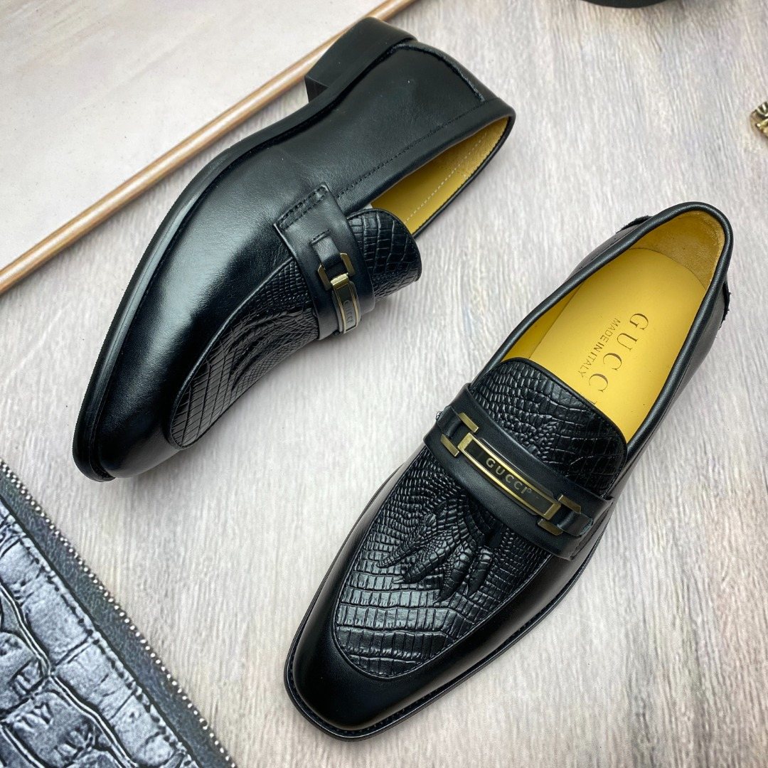 Gucci Black Textured Leather Slip-On Shoes — front