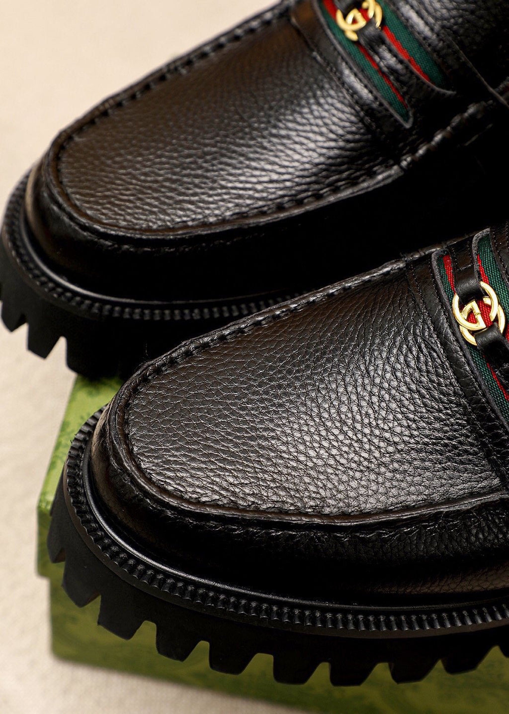 Gucci Black Metal-Bit Lug Sole Loafers — detail