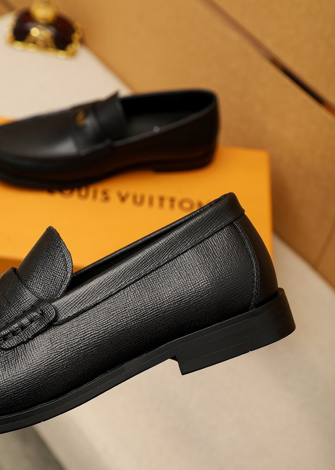 Louis Vuitton Black Textured Hardware Loafers — detail
