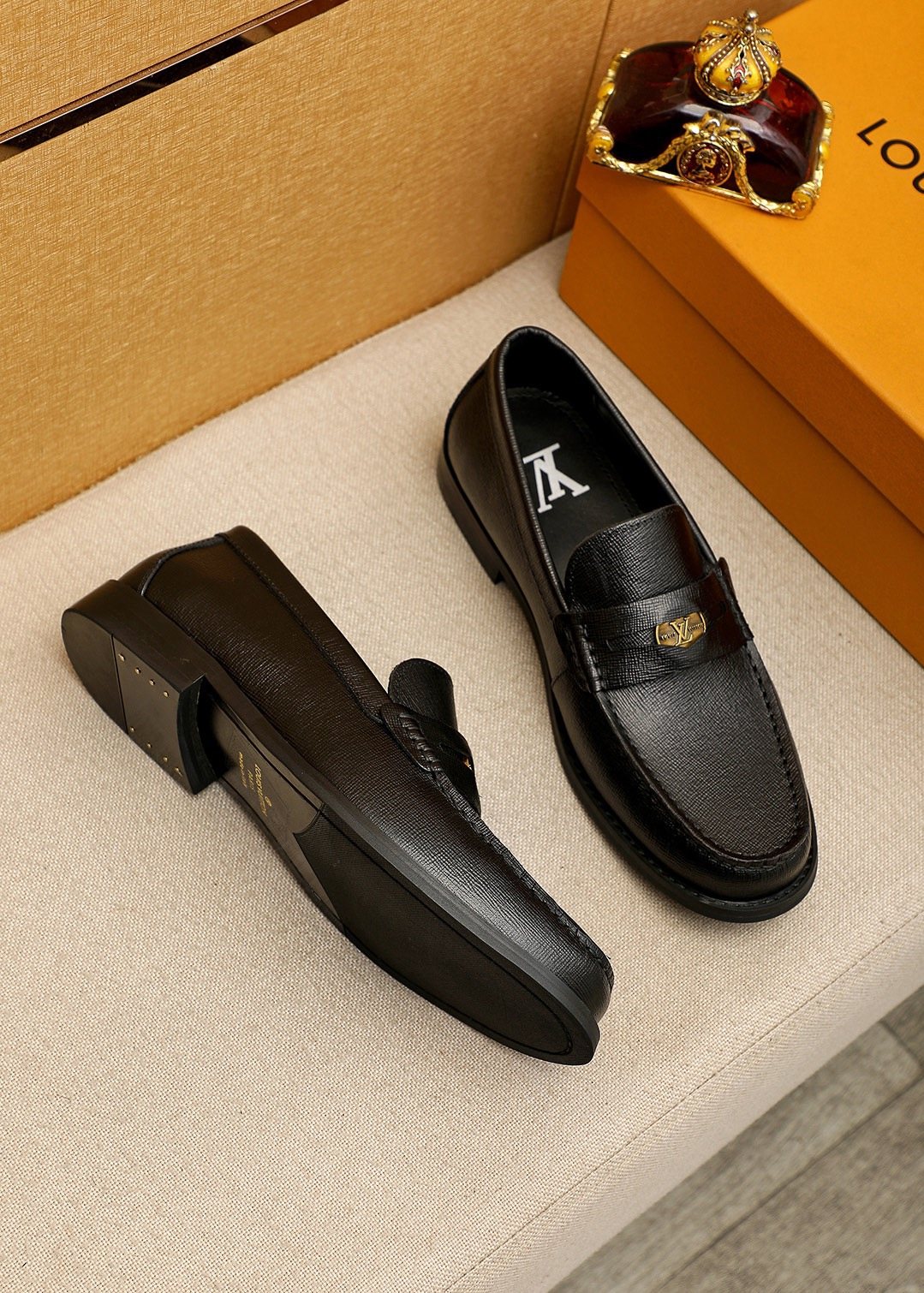 Louis Vuitton Black Textured Hardware Loafers — front