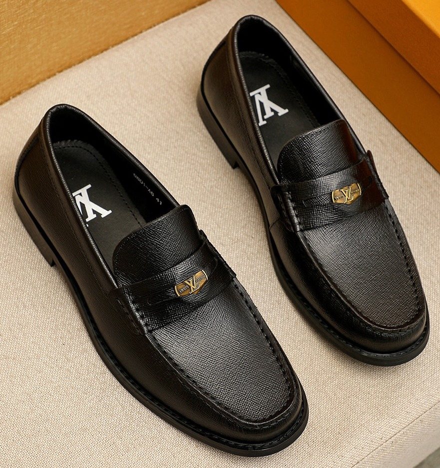 Louis Vuitton Black Textured Hardware Loafers — hero