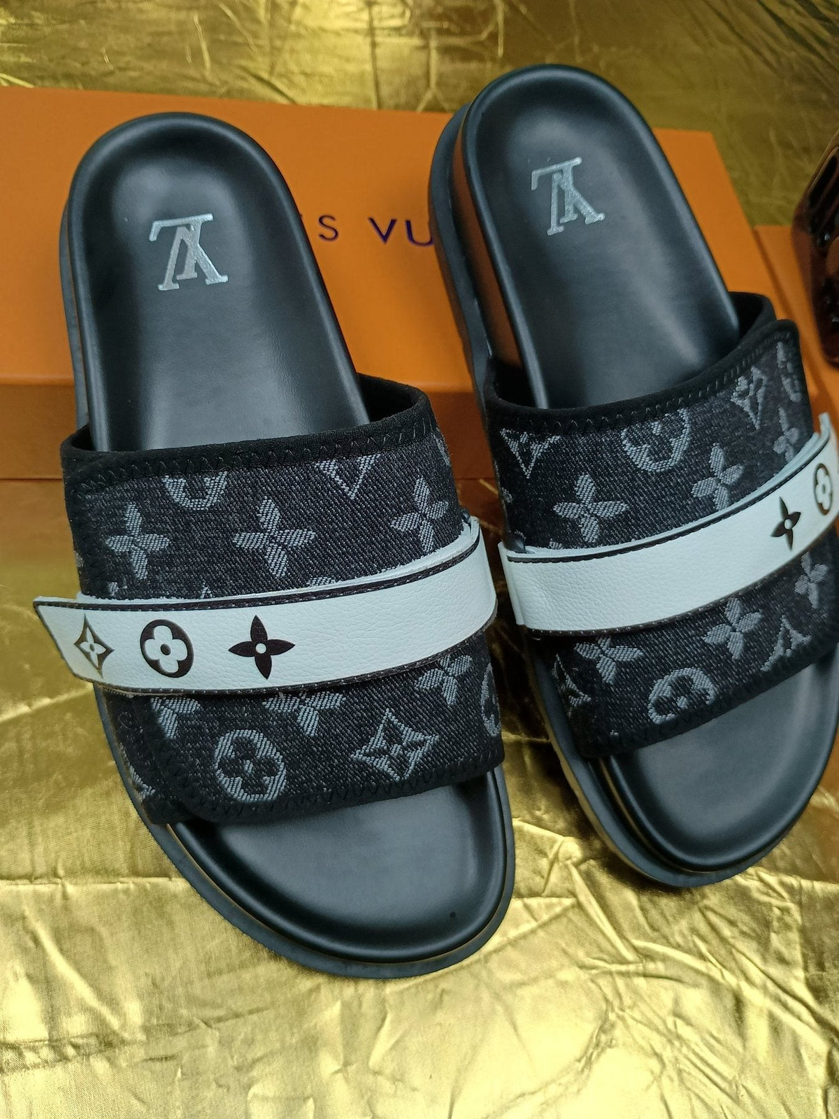 Louis Vuitton Black Graphic Band Slide Sandals — front