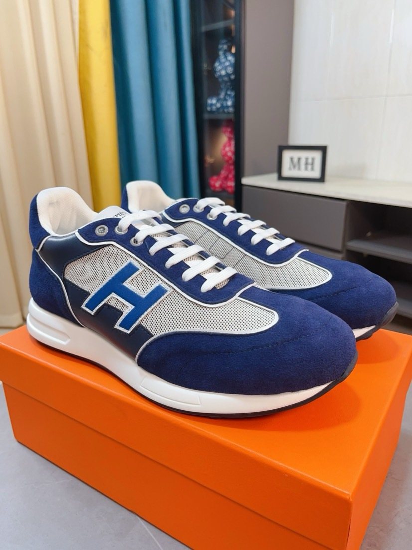 Hermès Navy Blue H-Detail Low-Top Sneakers — front