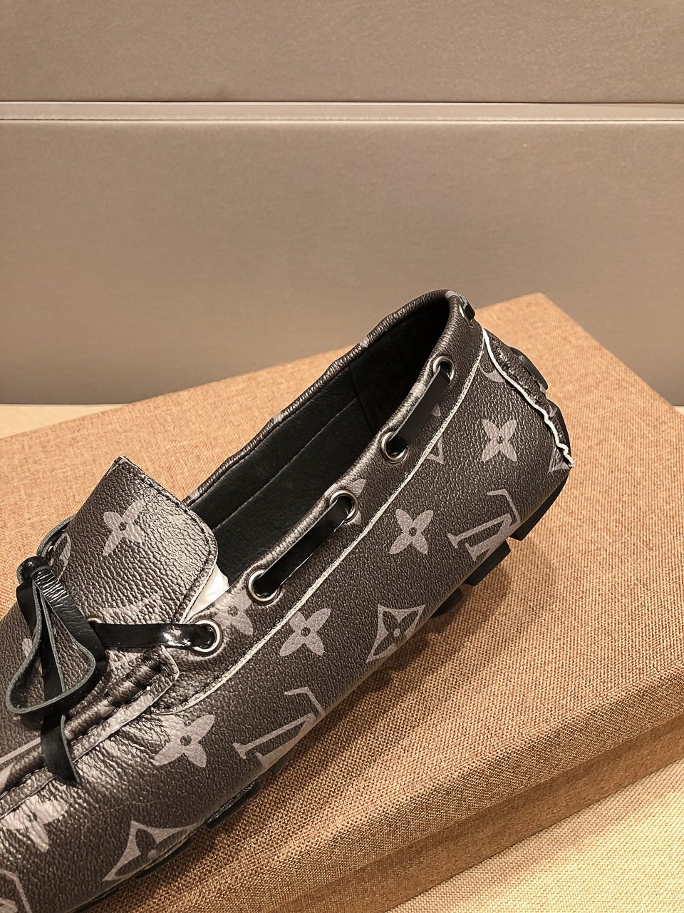 Louis Vuitton Dark Gray Monogram Bow Loafers — detail