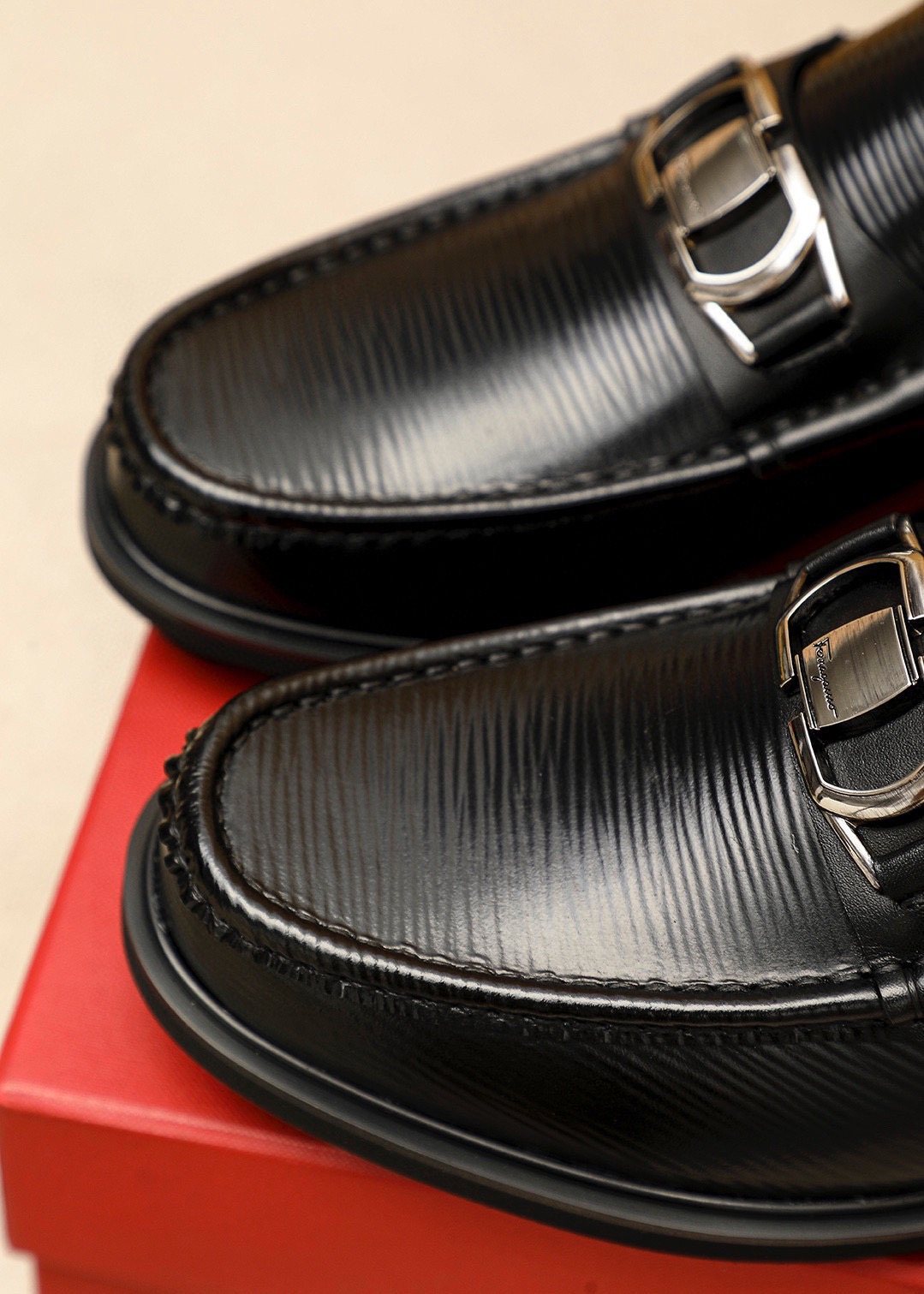 Ferragamo Black Textured Buckle Loafers — detail