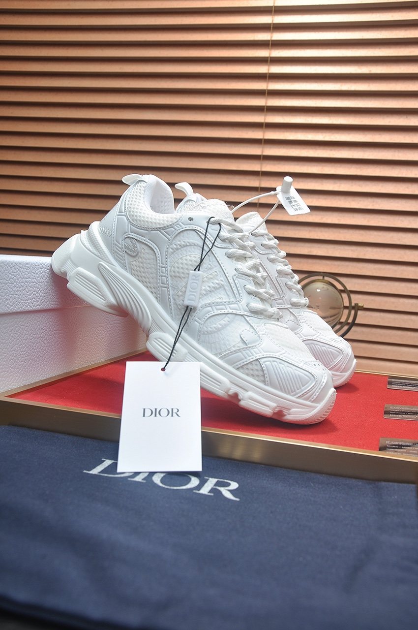 Dior White Couple Sneakers — hero