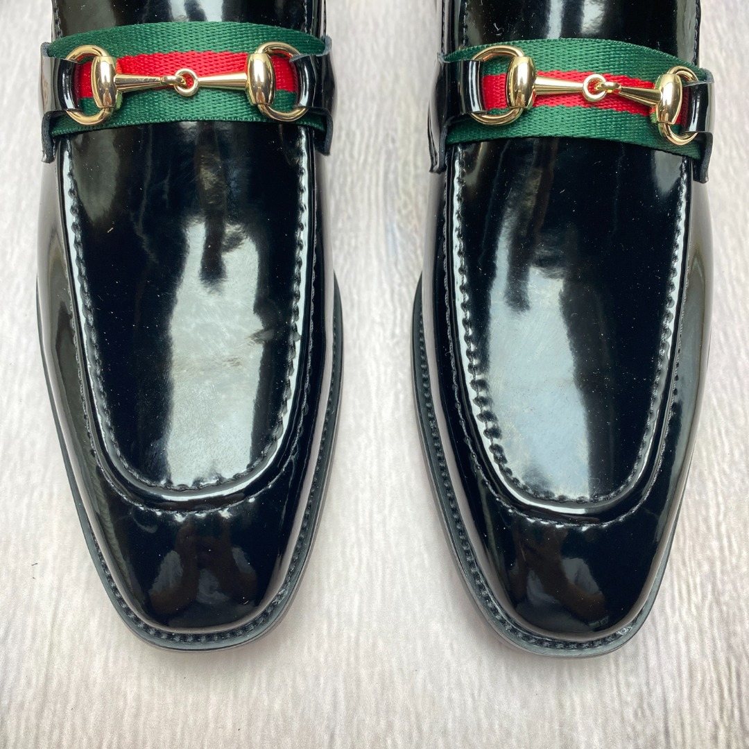 Gucci Black Patent Web Stripe Loafers — detail